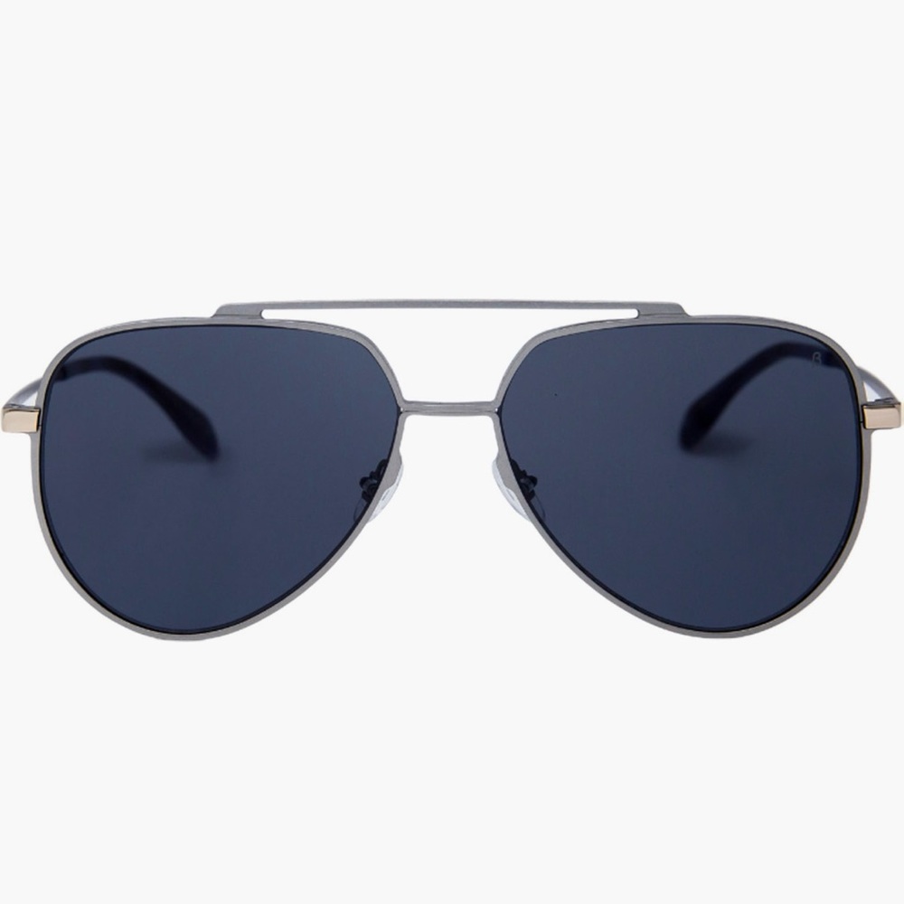 MITA SUSTAINABLE
EYEWEAR
Vizcaya 58mm
Aviator Sunglasses
Matte Light Gun/ Smoke